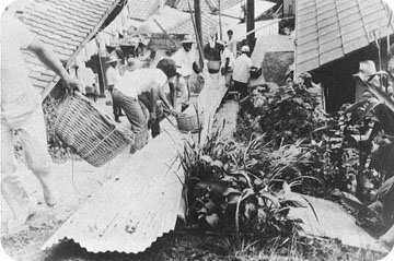 （写真）台風17号土砂流入による復旧作業(虫明)