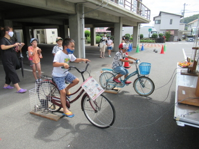 自転車発電体験の画像