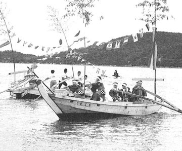 木造船進水式（牛窓海水浴場）の画像