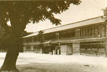 東小学校旧校舎の画像