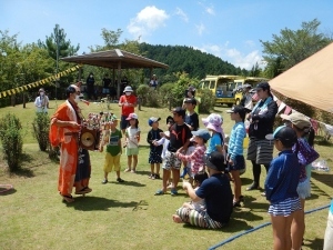 夏のこどもひろばの休憩時間