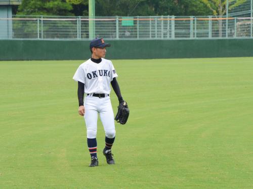 野球部の試合に出場する藤原さん