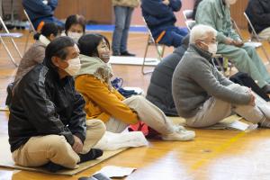 避難所運営訓練　参加者の様子