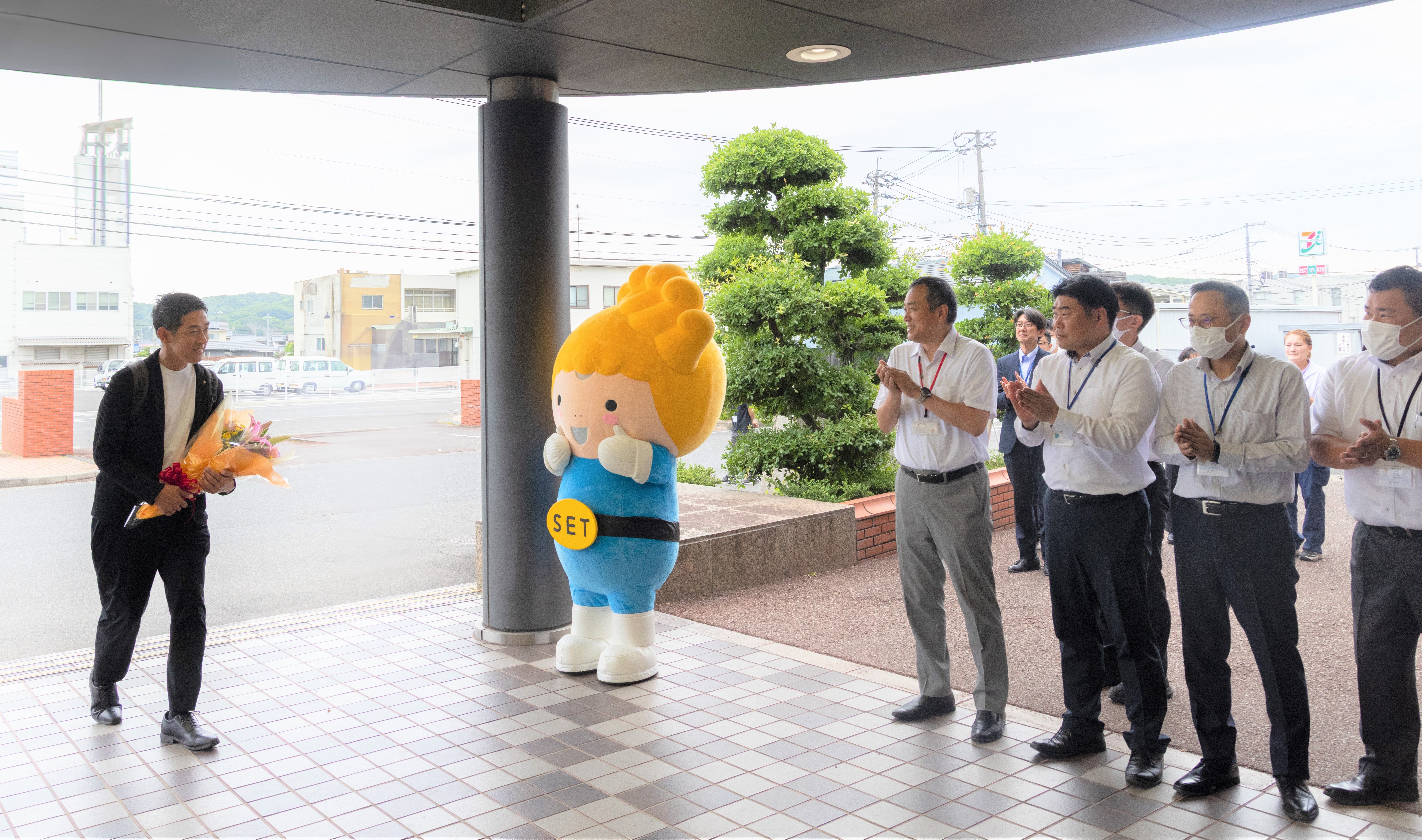 初登庁