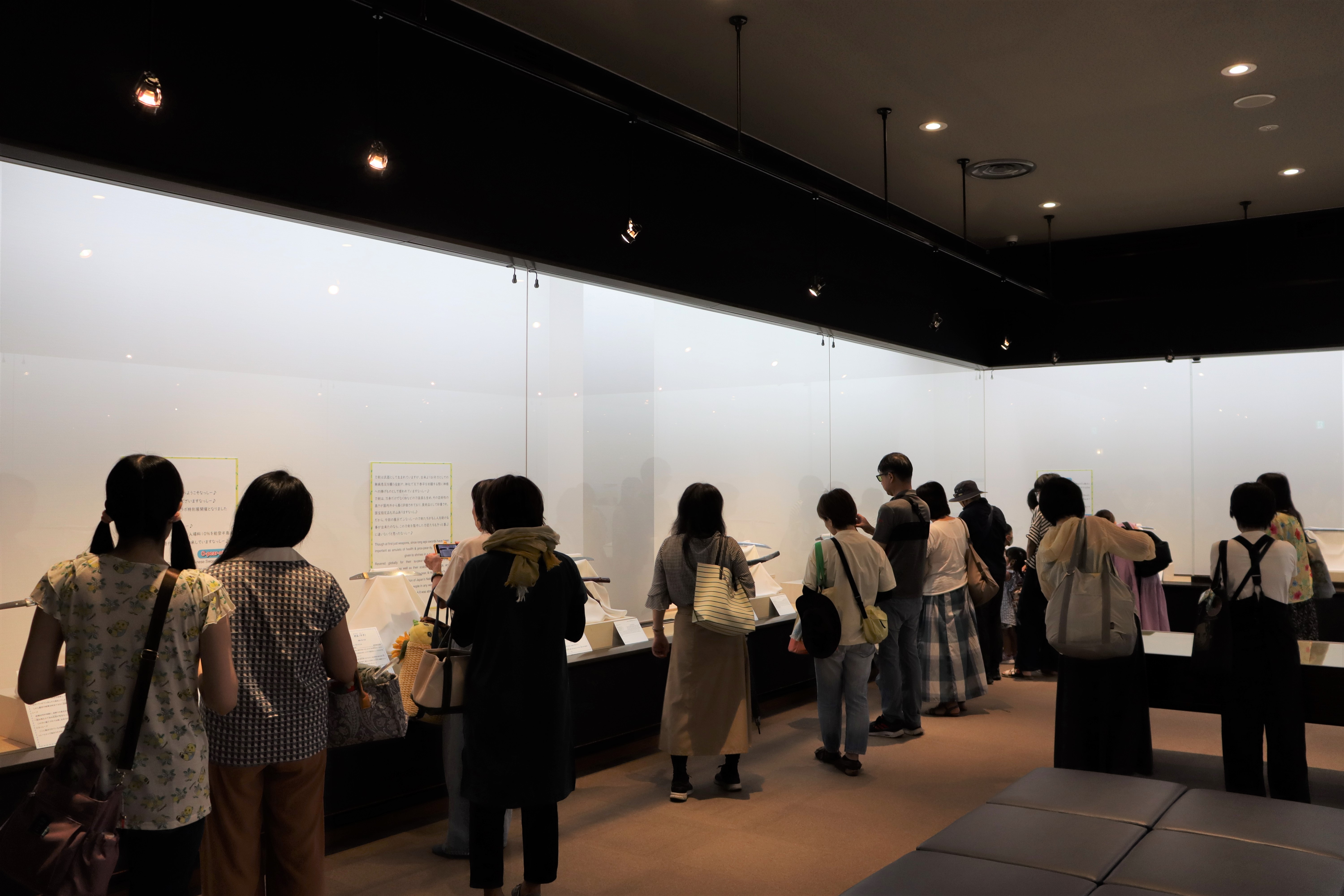 特別展館内