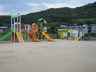 長船東保育園総合遊具の画像