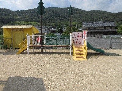 長船東保育園3歳未満児用遊具の画像