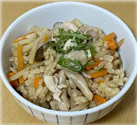 秋の炊き込みごはんの画像