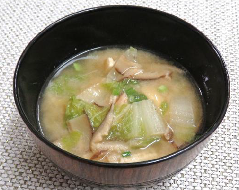 白菜のごま味噌汁
