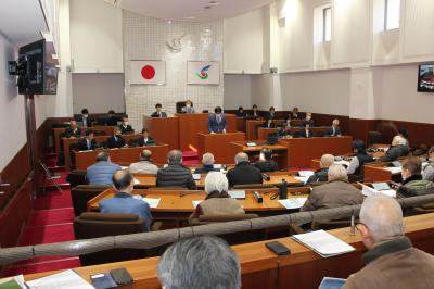 産業建設水道班の報告の様子