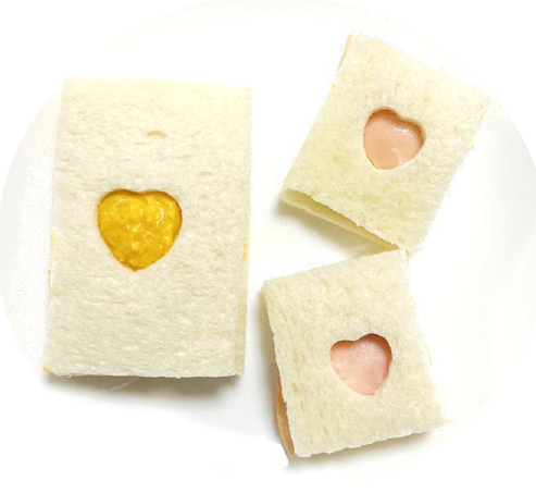 ハートのサンドイッチの画像