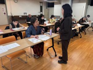 インタビューで定期的に意見交換