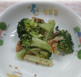 ブロッコリーのごまマヨ和えの画像