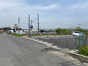 右手に駐車場