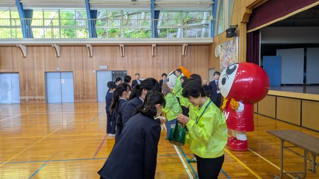 贈呈式の様子