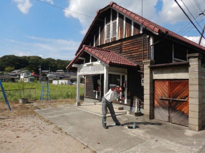 漏水調査状況　作業着