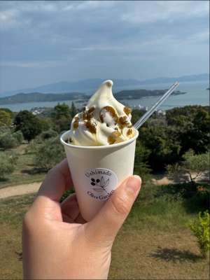 ソフトクリームのオリーブオイルかけ