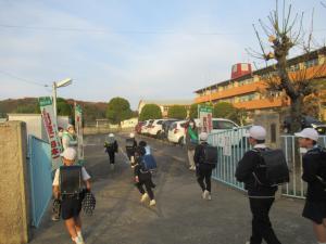 R7あいさつ運動12-1